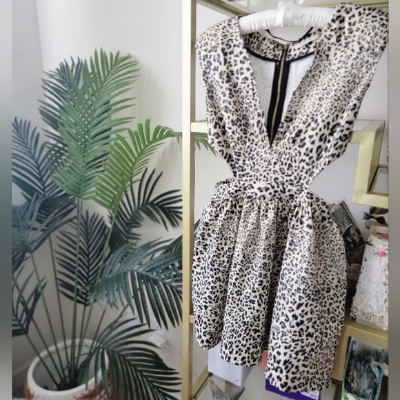 🐆 Animal Print Shimmer Cut Out Mini Dress - Women's Size Small 🐆 - Picture 4 of 11